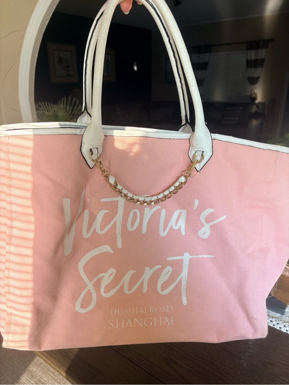 Victoria's Secret Shanghai Pink Tote with Cream Handles and Gold Chain Accent - Picture 2 of 6
